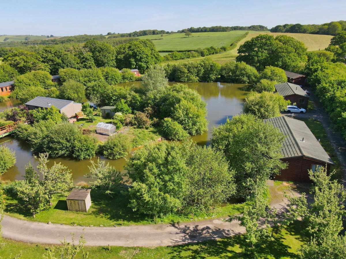 Braeburn Lodge Winkleigh Exterior foto